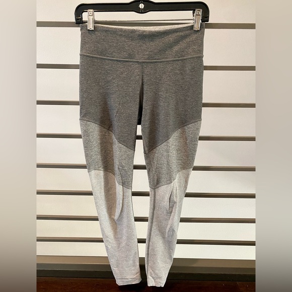 Outdoor Voices Spring 7/8 Multicolored Leggings- Heather Dove - Picture 1 of 5